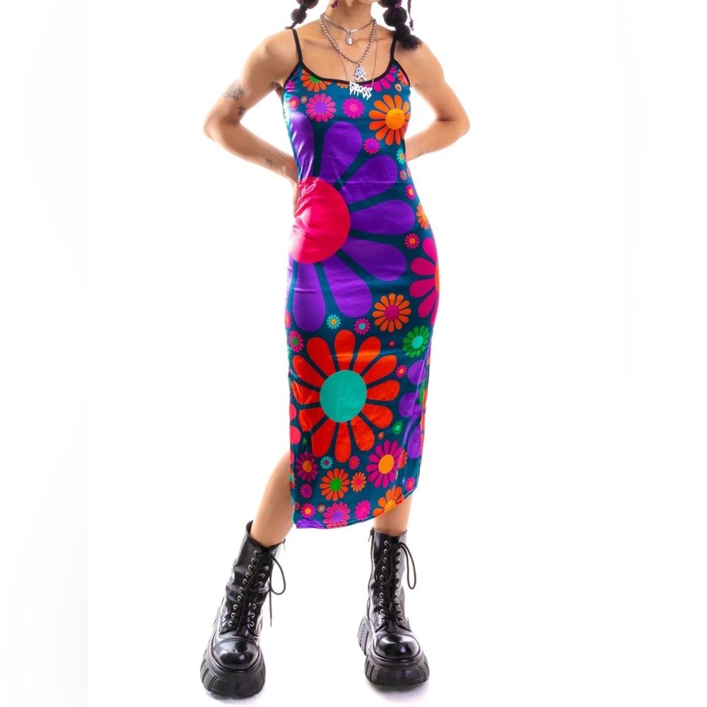 TUNNEL VISION Funky 70s Floral Print Body Con Midi Dress
